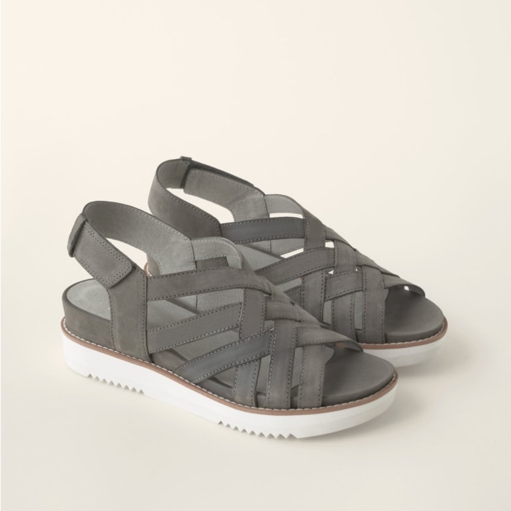 EILEEN FISHER Sport Sandals size 9.5